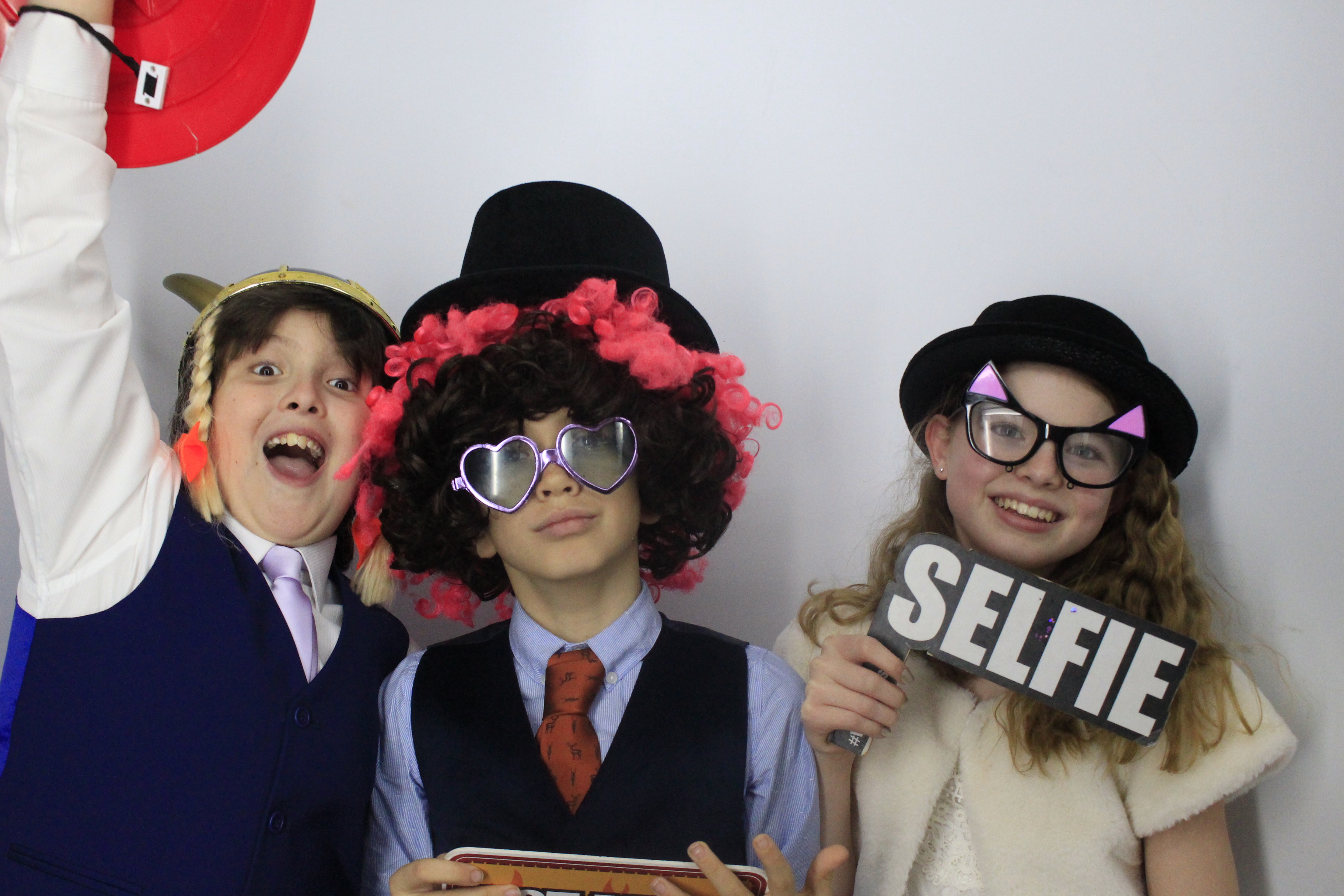 Simon & Muna  | View more photos from the event at gallery.myphotoboothexperience.co.uk/u/MyPhotoBoothExperienceLtd/Simon-Muna